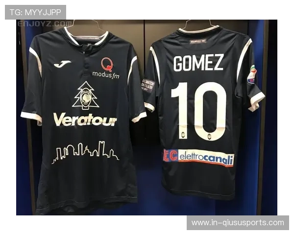 巴西队佩戴特别臂章球衣纪念贝利85岁诞辰